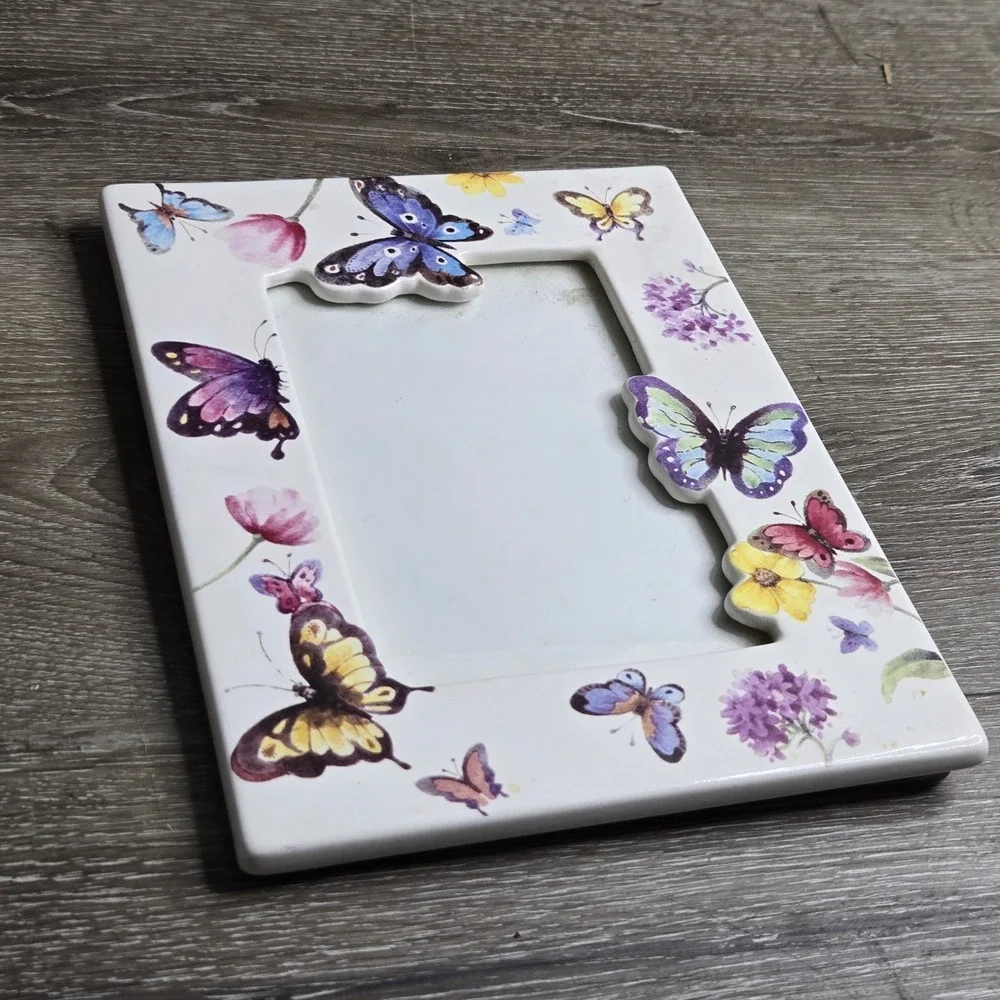 Butterfly Ceramic White Floral 3D Detail Tabletop Picture Frame